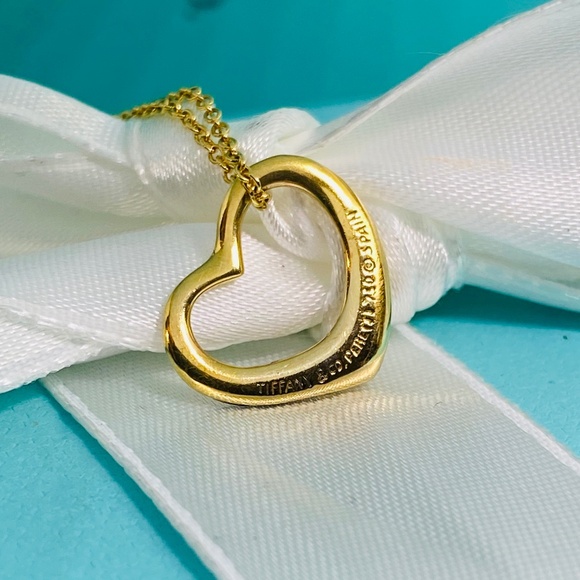 Tiffany & Co Elsa Peretti Open Heart necklace 16” 18k 16mm EXCELLENT MSRP $1975 - Picture 3 of 9